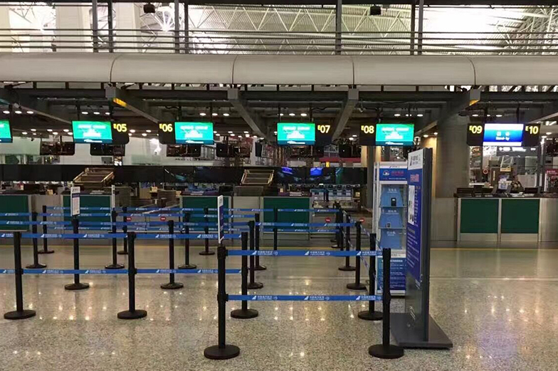 airport stanchions provider